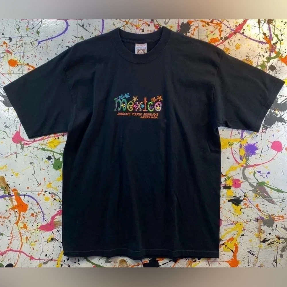 Vintage Embroidered Vacation Beach Tee (Mexico)